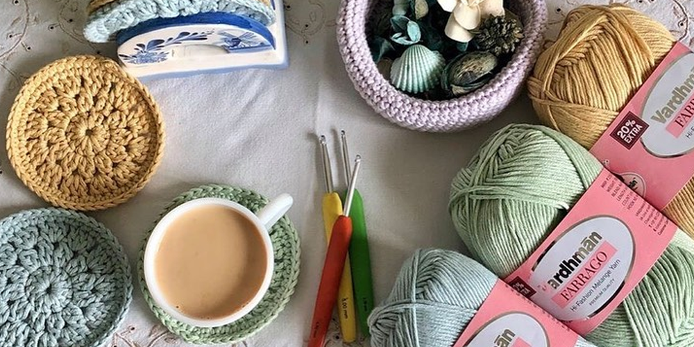 What are some easy things to crochet?